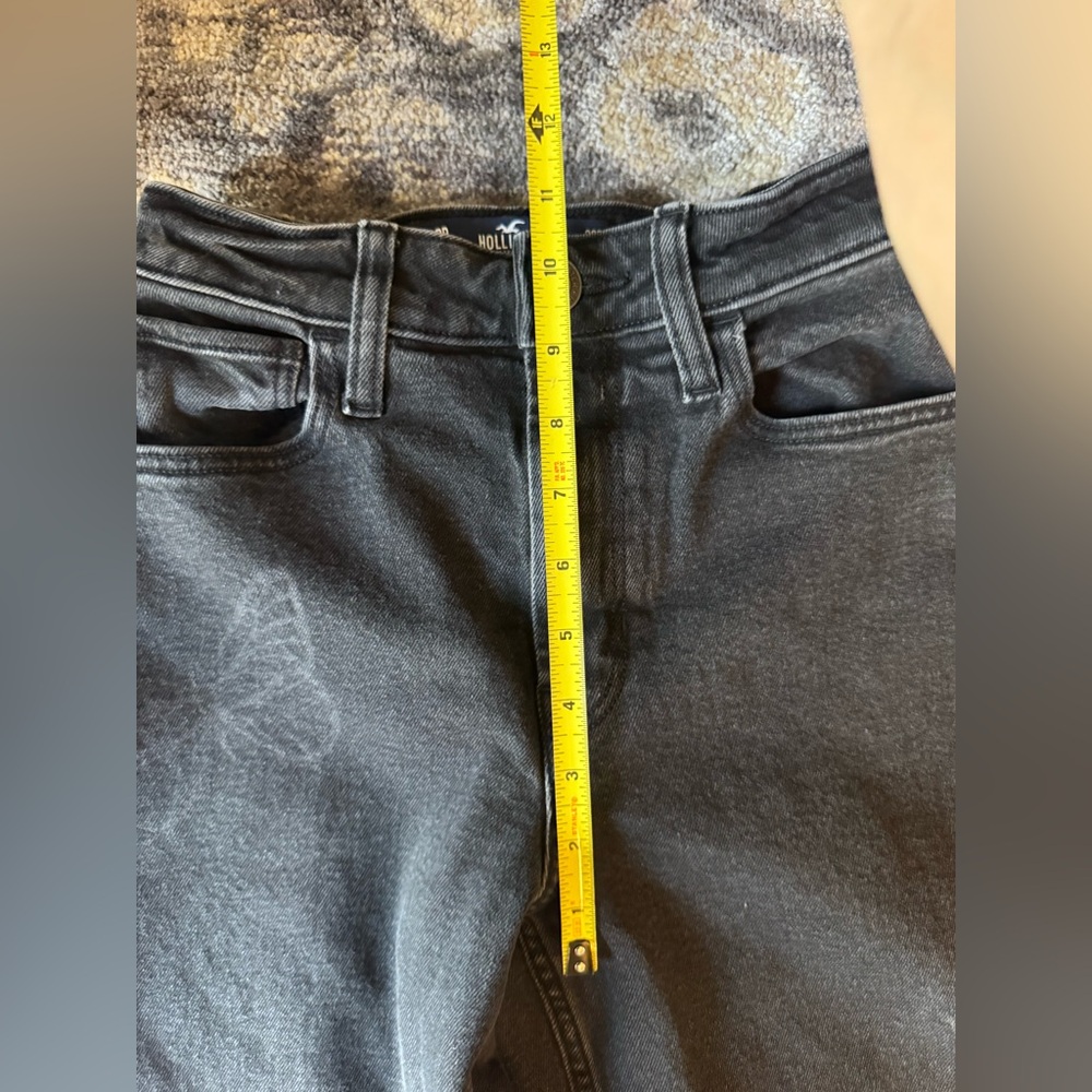 Hollister High-Waisted Black Jeans with Butterfly Print - Picture 8 of 12
